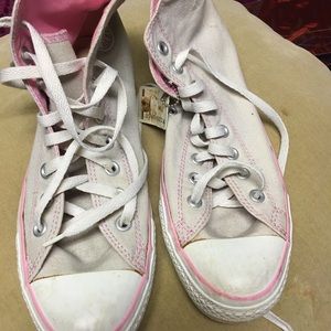 Converse high top converse shoes